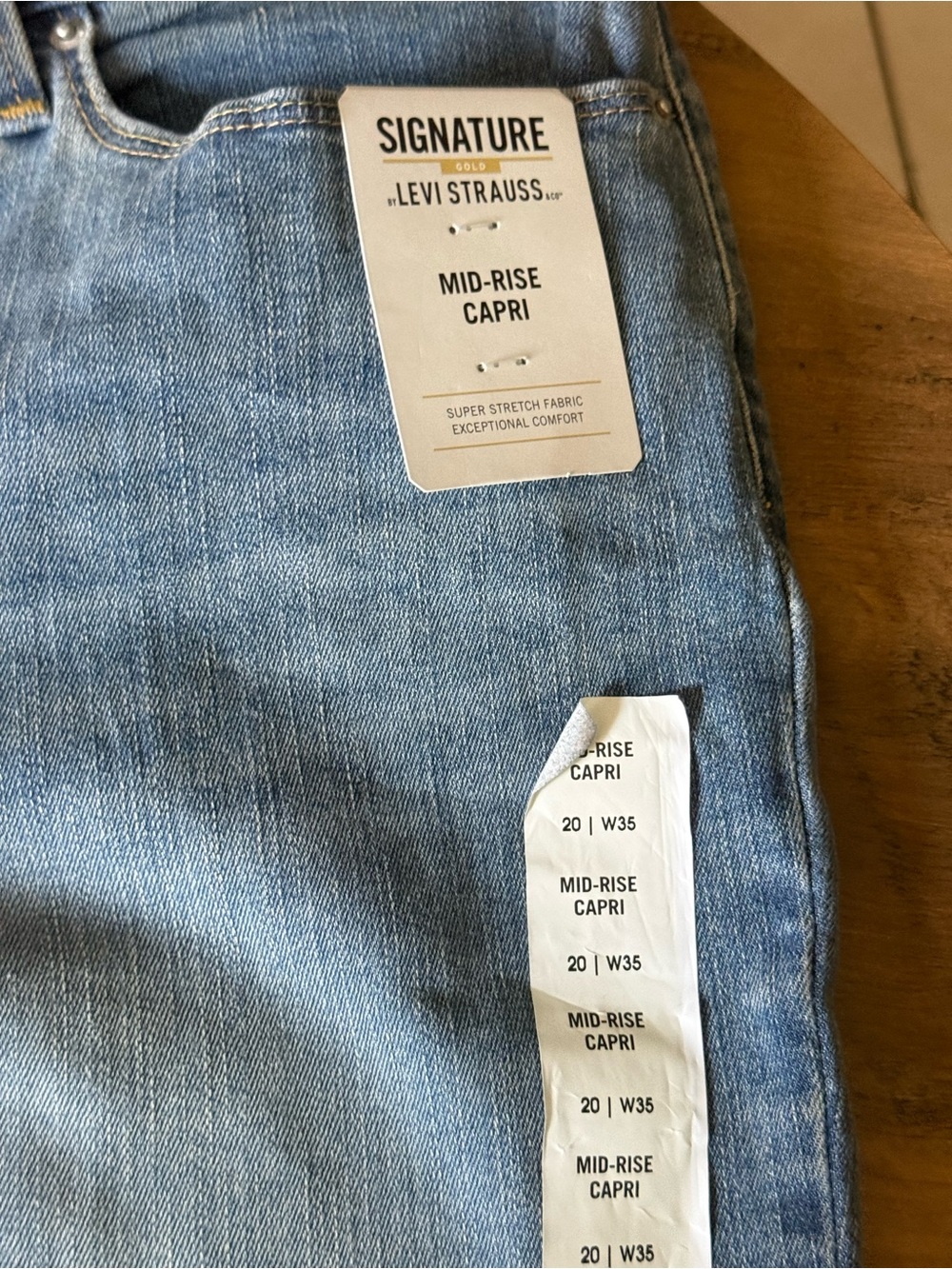 Signature by Levi Strauss Women's Light Blue Ankle Jeans - Picture 4 of 9